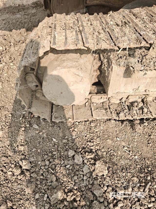 左驅(qū)動輪（行走機構(gòu)）