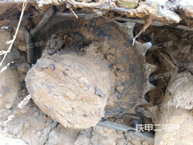 右驅(qū)動(dòng)輪（行走機(jī)構(gòu)）