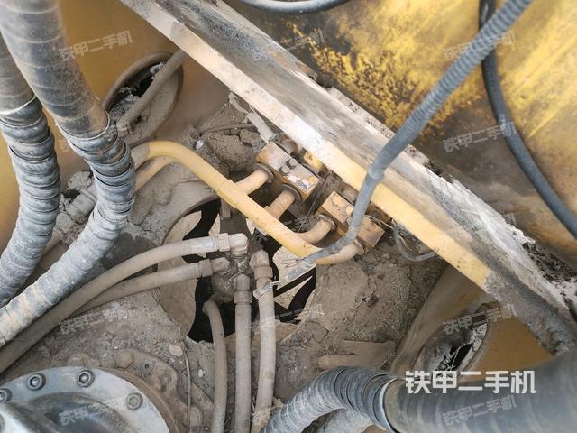 中央回轉(zhuǎn)接頭特寫（上車部件）