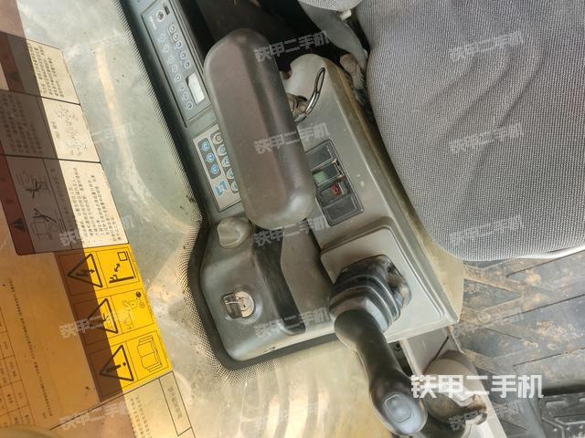 座椅左側(cè)控制臺(tái)/音響/含左手柄（駕駛室部分）