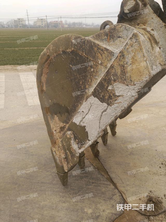 鏟斗右后整體（工作和回轉(zhuǎn)裝置）