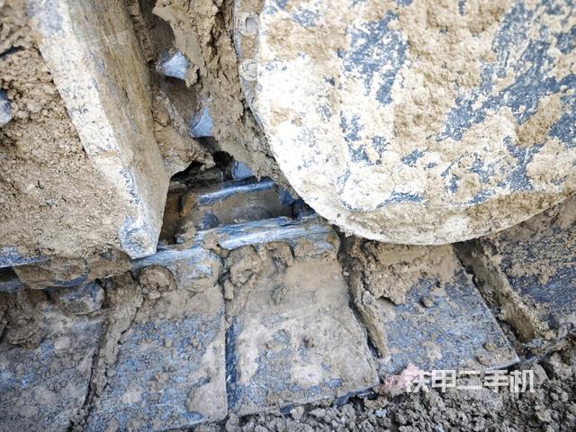 右側履帶整體（行走機構）