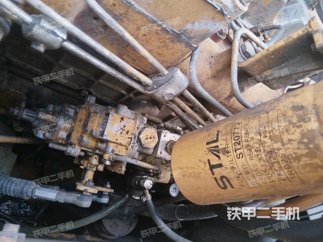 氣門(mén)室蓋螺絲特寫(xiě)（上車部件）