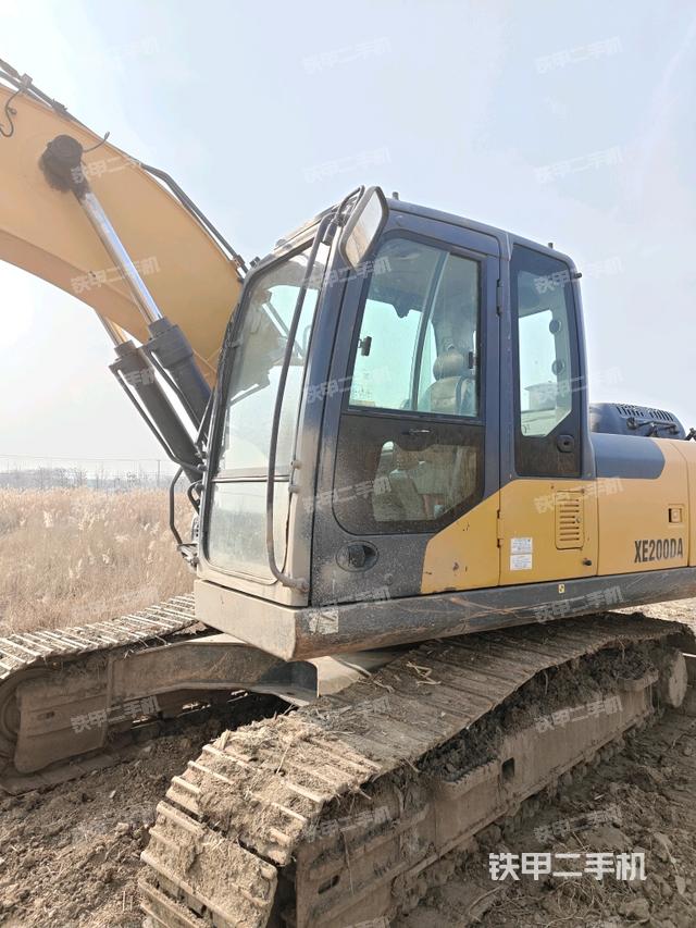 駕駛室左前45度（駕駛室部分）