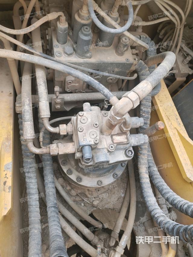 回轉(zhuǎn)馬達(dá)（上車部件）