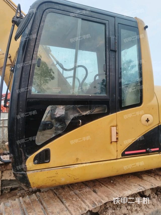 駕駛室正側(cè)（駕駛室部分）