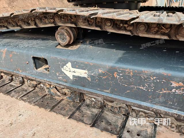 單側(cè)履帶整體（整機(jī)外觀）