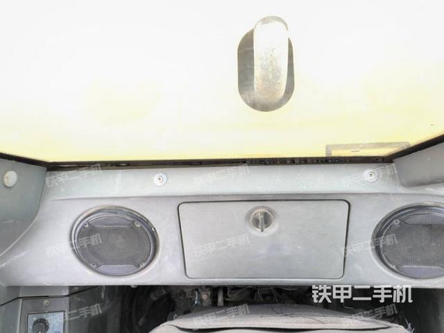 后窗玻璃角標（駕駛室部分）