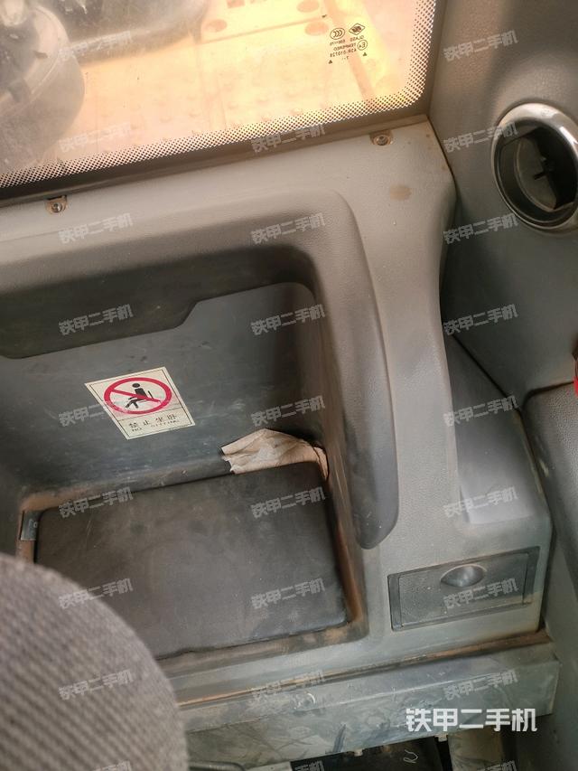 后窗玻璃角標(biāo)（駕駛室部分）