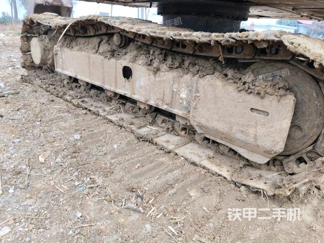 右側(cè)履帶整體?(行走機(jī)構(gòu)) 右側(cè)履帶整體?(行走機(jī)構(gòu))