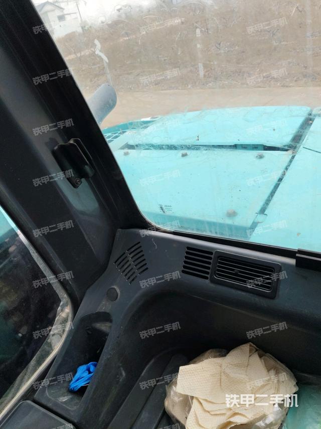 后窗玻璃角標(biāo)（駕駛室部分）