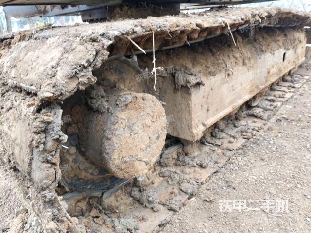 右側(cè)履帶整體?（行走機(jī)構(gòu)）