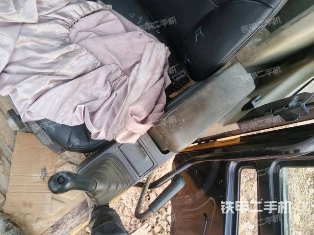 座椅左側(cè)控制臺(tái)/音響/含左手柄（駕駛室部分）