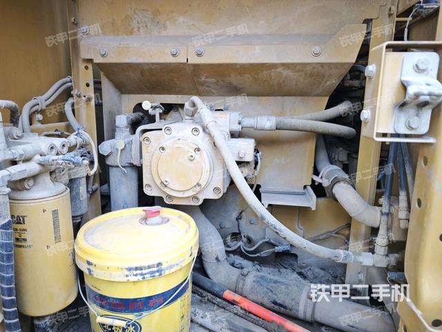 液壓泵斜45?左（大件艙室）