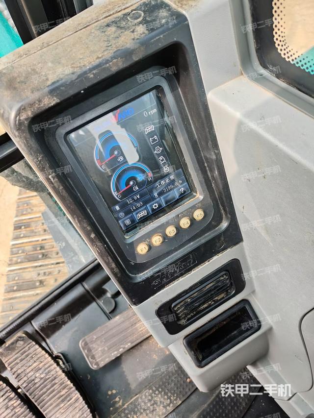 駕駛室整體（整機(jī)外觀）