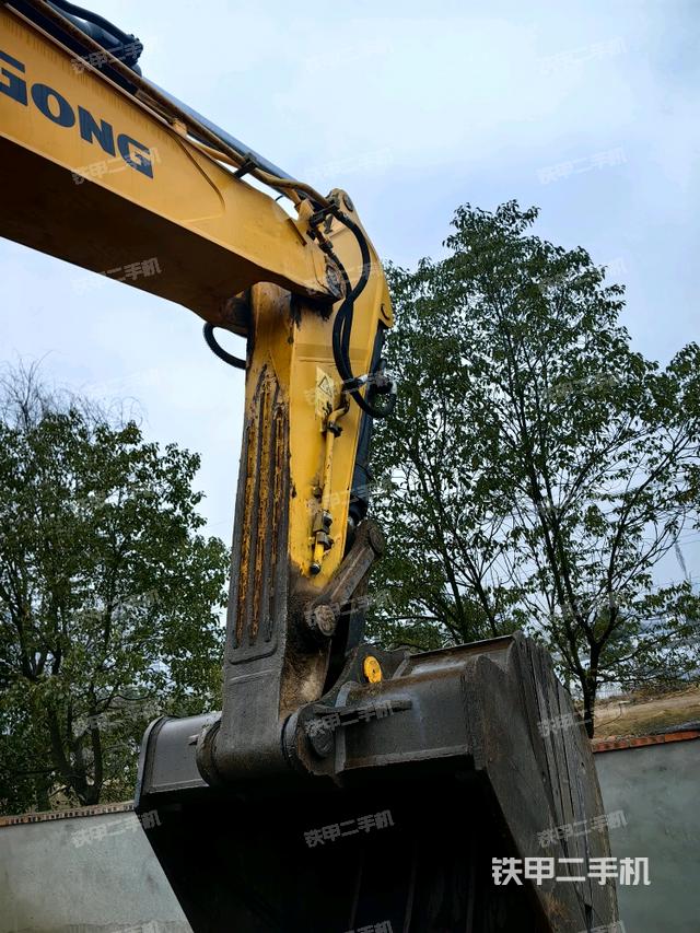 小臂整體左后（工作和回轉(zhuǎn)裝置）