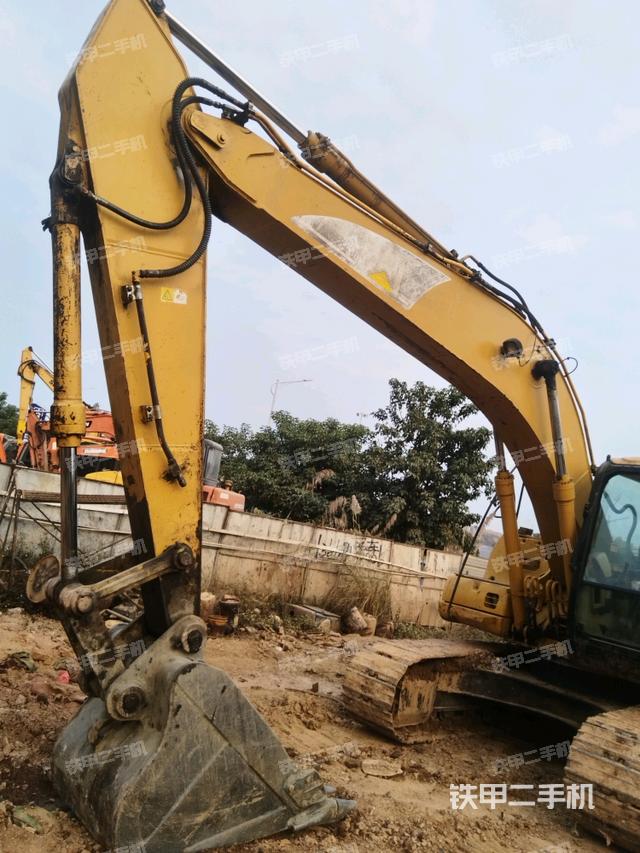 小臂整體左后（工作和回轉(zhuǎn)裝置）