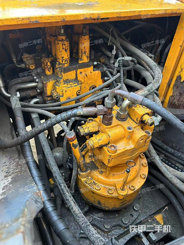 回轉(zhuǎn)馬達和主控閥（整機外觀）