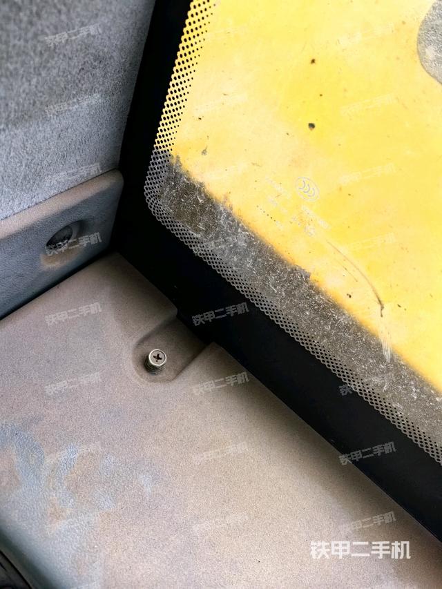 后窗玻璃角標(biāo)（駕駛室部分）