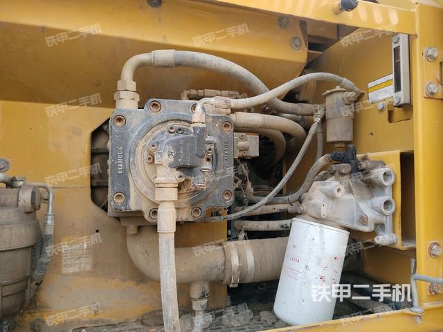 液壓泵斜45?左（大件艙室）