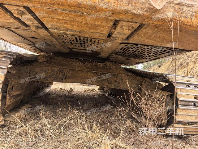 轉(zhuǎn)盤和下車架正前（工作和回轉(zhuǎn)裝置）