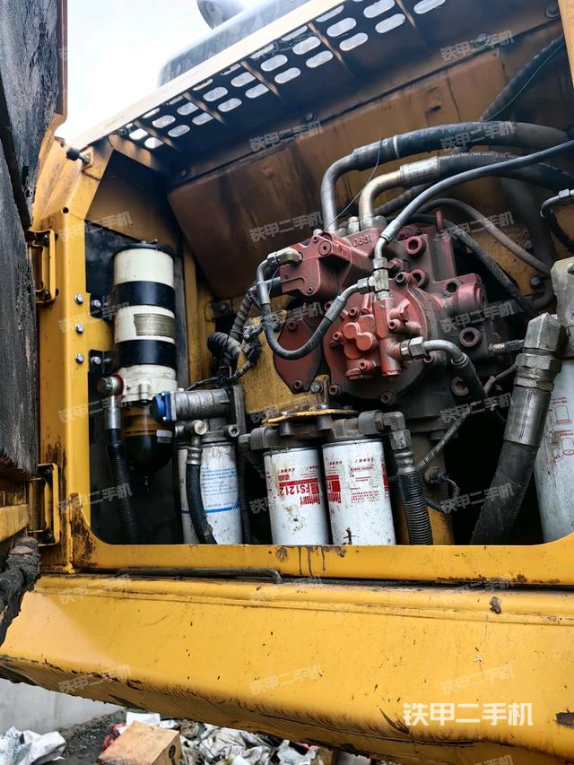 液壓泵斜45?左（大件艙室）