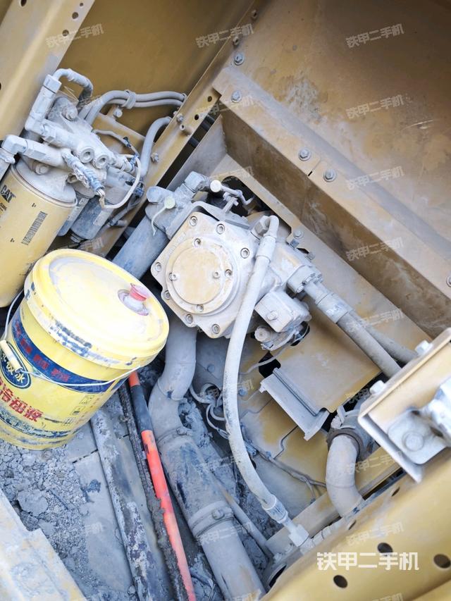 液壓泵斜45?右（大件艙室）