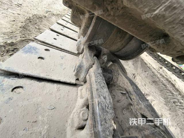 右驅動輪（行走機構）