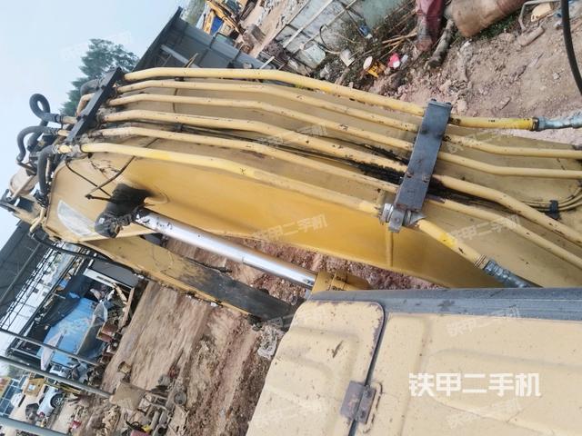 大臂背部俯視（工作和回轉(zhuǎn)裝置）