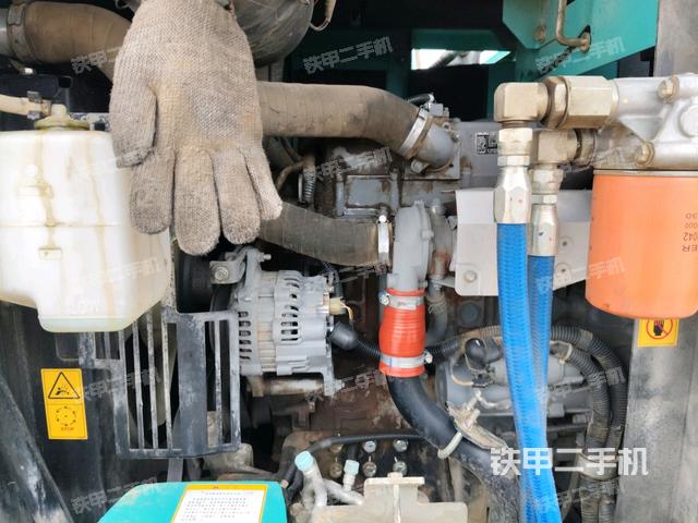 發(fā)動(dòng)機(jī)室（上車部件）