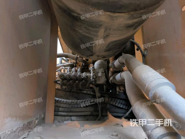 散熱器正面(大件艙室) 散熱器正面(大件艙室)