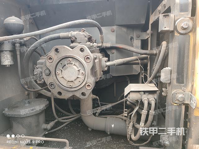 液壓泵艙室正面整體(整機(jī)外觀) 液壓泵艙室正面整體(整機(jī)外觀)