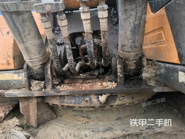 大臂背部俯視(工作和回轉(zhuǎn)裝置) 大臂背部俯視(工作和回轉(zhuǎn)裝置)