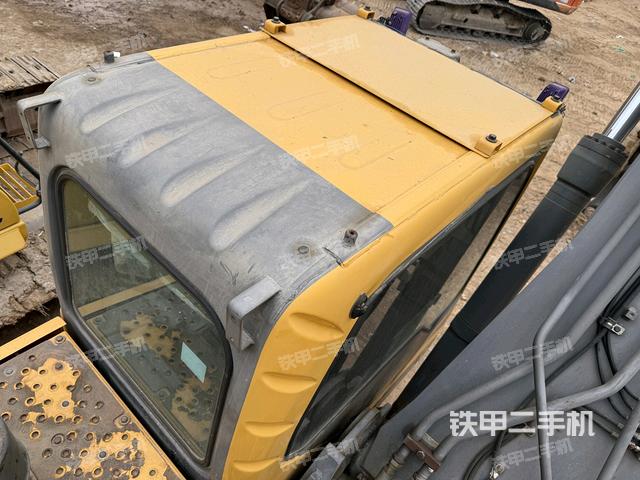 駕駛室頂部（整機(jī)外觀）