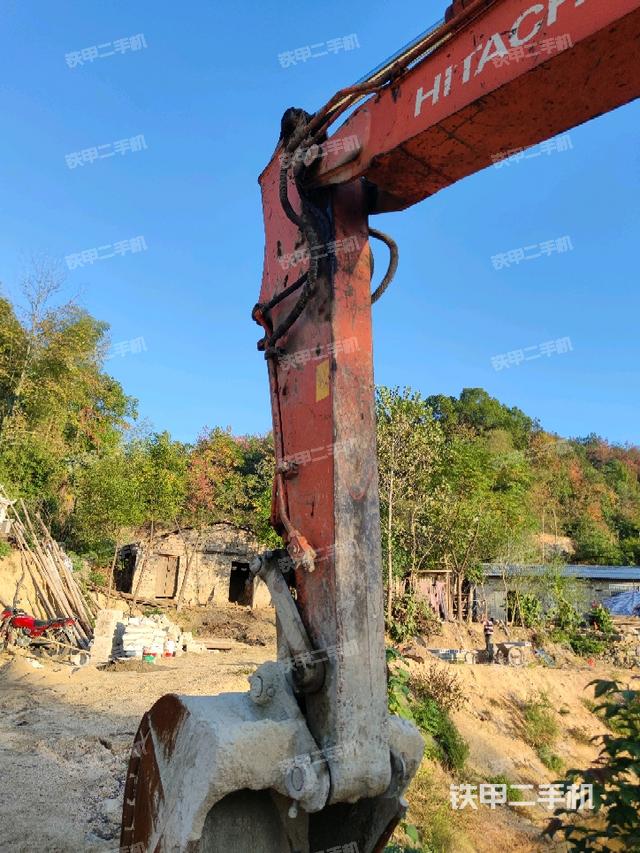 小臂整體左后(工作和回轉(zhuǎn)裝置) 小臂整體左后(工作和回轉(zhuǎn)裝置)
