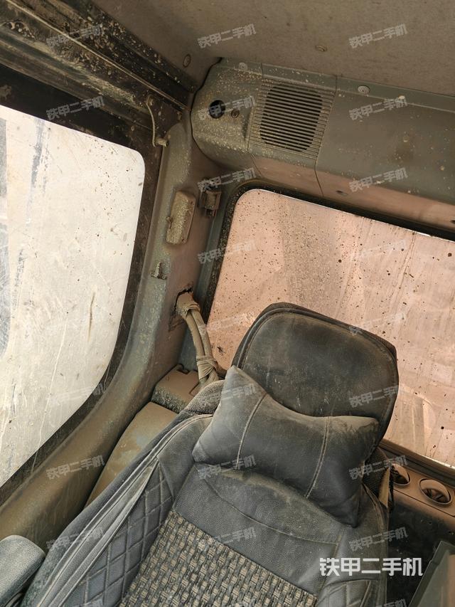 座椅后部（駕駛室部分）