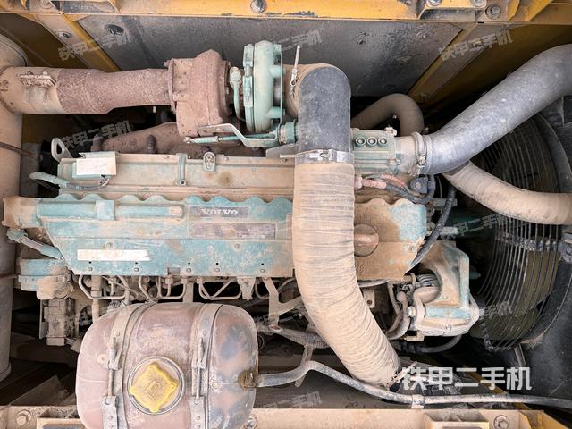 發(fā)動(dòng)機(jī)整體俯視（整機(jī)外觀）