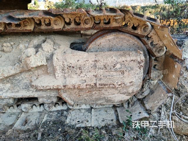 右側(cè)履帶整體(行走機(jī)構(gòu)) 右側(cè)履帶整體(行走機(jī)構(gòu))