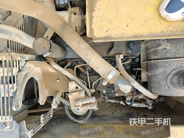 發(fā)動(dòng)機(jī)室（上車(chē)部件）