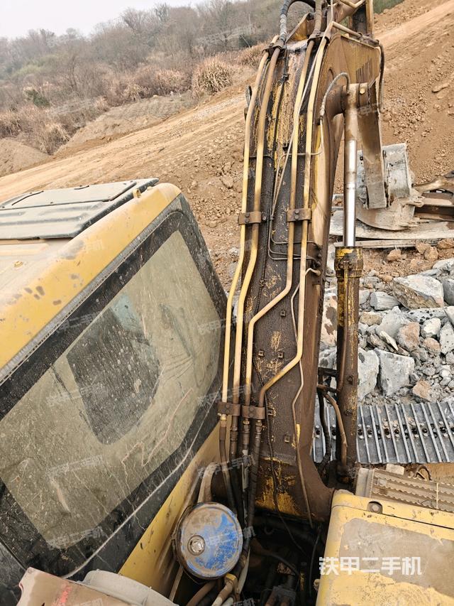 大臂油缸整體?豎拍（工作和回轉(zhuǎn)裝置）