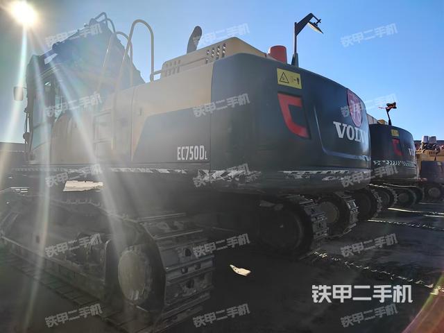 驾驶室整体（整机外观）