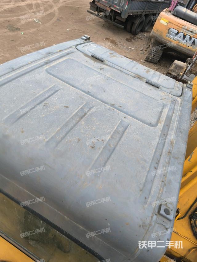 中央回轉(zhuǎn)接頭特寫（上車部件）