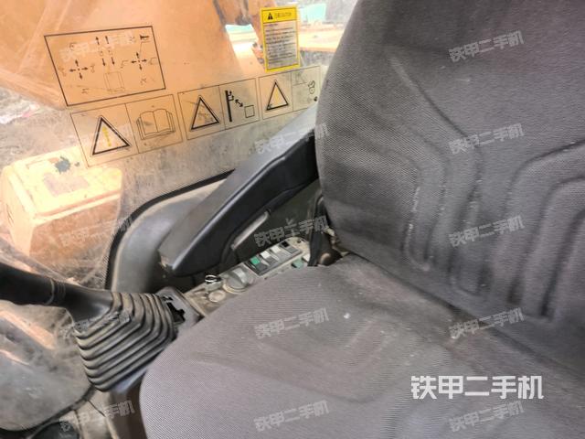 后窗玻璃角標(biāo)(駕駛室部分) 后窗玻璃角標(biāo)(駕駛室部分)
