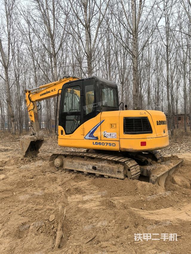 駕駛室整體（整機外觀）