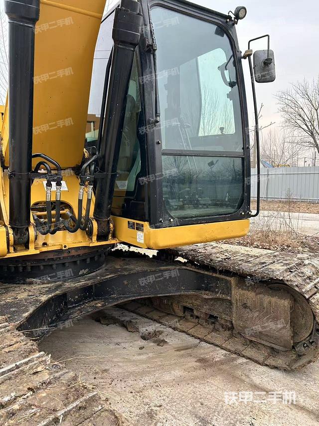 駕駛室整體（整機外觀）