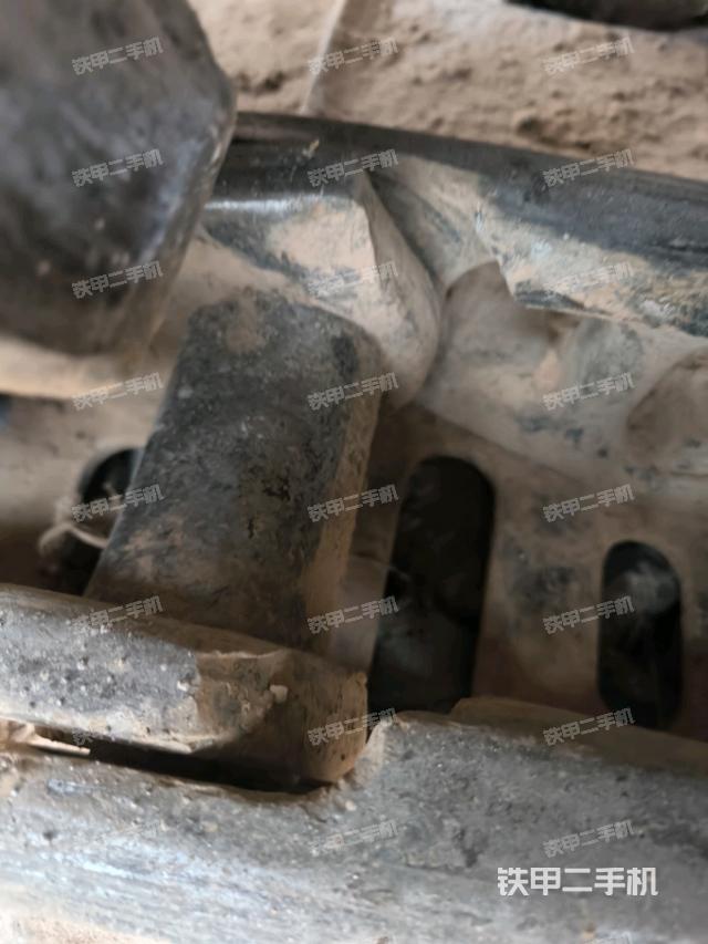 右側(cè)履帶整體（行走機構(gòu)）