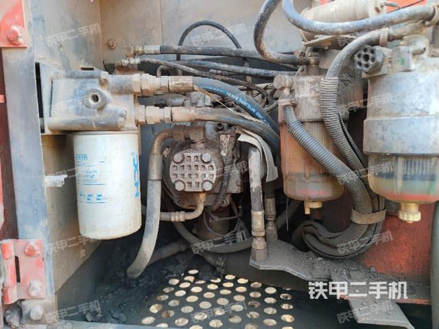 液壓泵斜45?左(大件艙室) 液壓泵斜45?左(大件艙室)