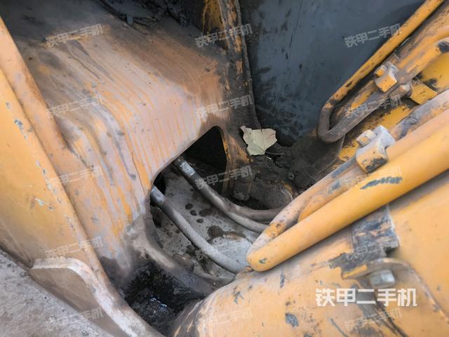 大臂油缸整體?豎拍（工作和回轉(zhuǎn)裝置）