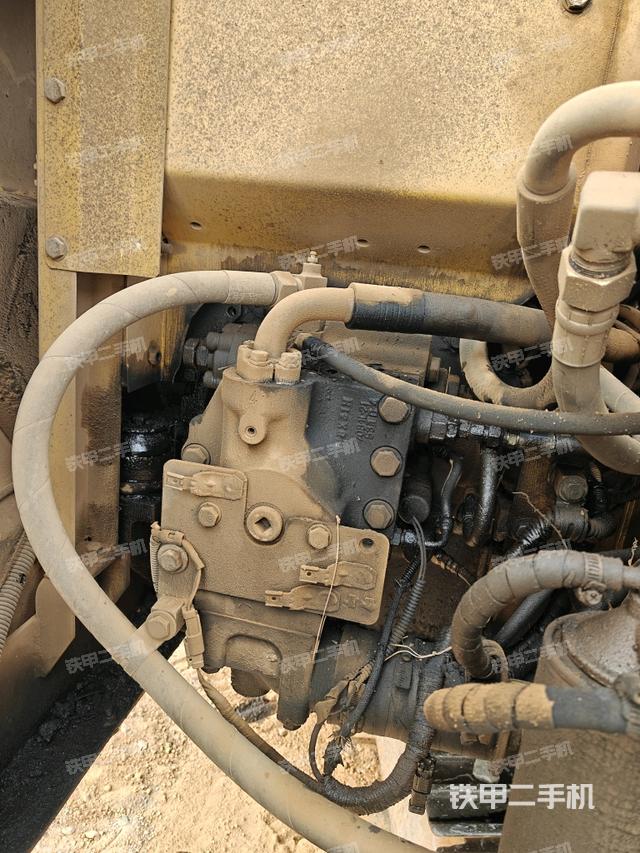 液壓泵斜45?左（大件艙室）