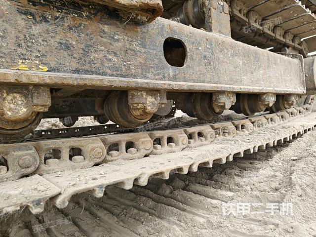 右驅(qū)動(dòng)輪（行走機(jī)構(gòu)）